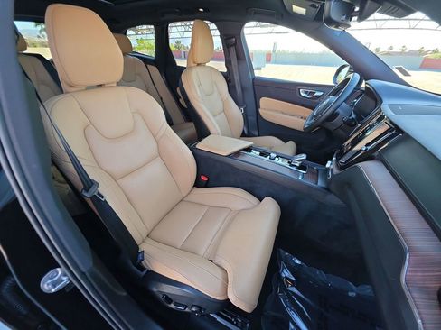 Used 2025 Volvo XC60 B5 Ultra w/ Protection Package Premier image 29