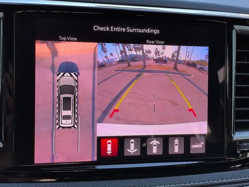 Used 2025 Chrysler Pacifica Select image 19