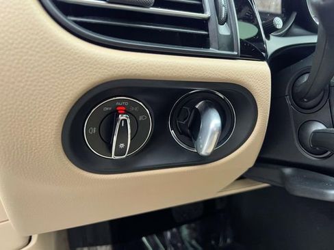 Certified 2023 Porsche Macan image 20