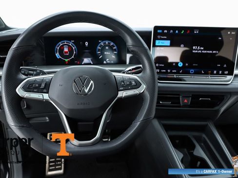 Used 2025 Volkswagen Tiguan SE R-Line image 59