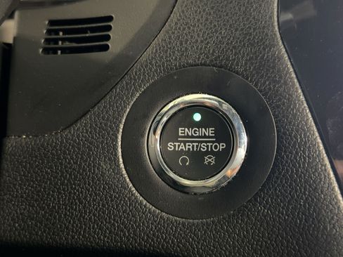 Used 2019 Ford Explorer XLT w/ Equipment Group 202A image 23