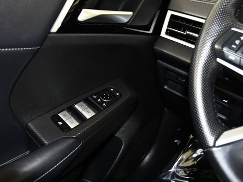Used 2024 Mitsubishi Outlander SE AWD/4WD image 33
