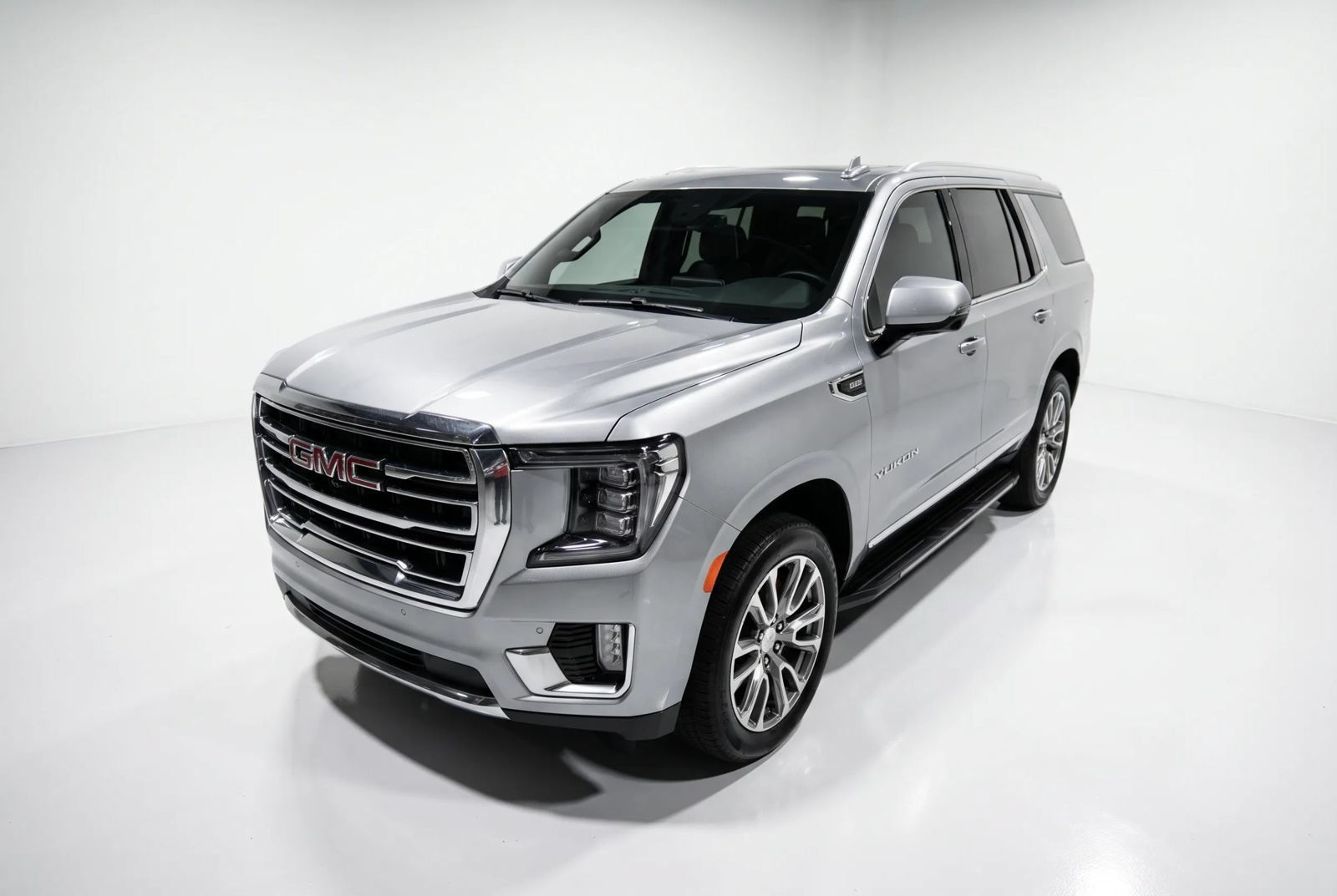 Used 2023 GMC Yukon XL SLT w/ SLT Premium Package AWD/4WD image 10
