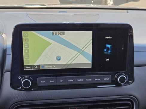 Used 2022 Hyundai Kona Limited FWD image 7