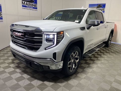 Used 2023 GMC Sierra 1500 SLT w/ SLT Convenience Package AWD/4WD image 14