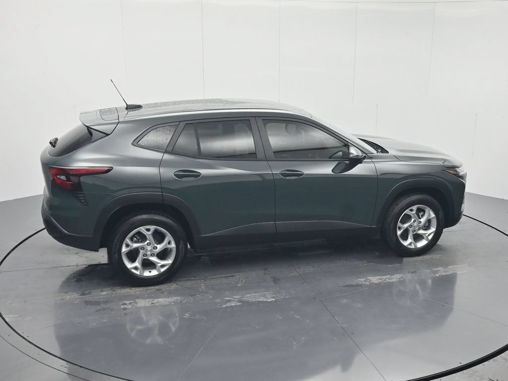 New 2026 Chevrolet Trax LS w/ LS Convenience Package FWD image 30