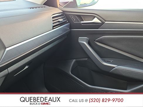 Used 2024 Volkswagen Jetta SE w/ Panoramic Sunroof Package FWD image 22