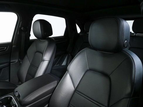 Certified 2023 Porsche Cayenne GTS image 5