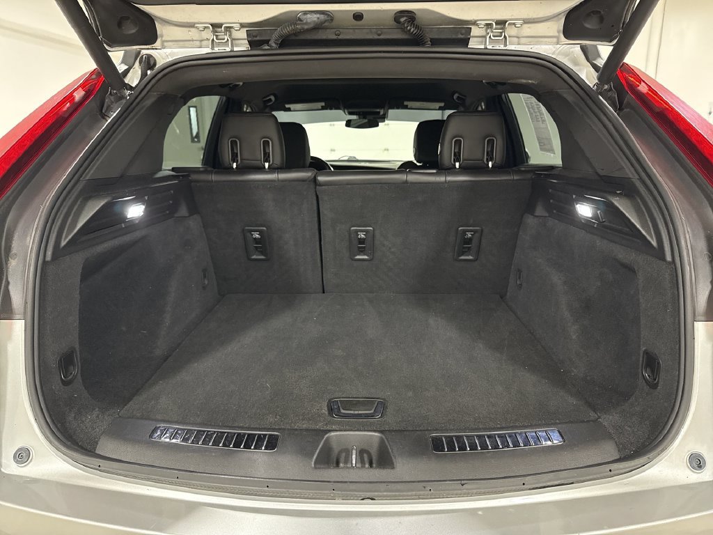 Used 2020 Cadillac XT4 Premium Luxury FWD image 23