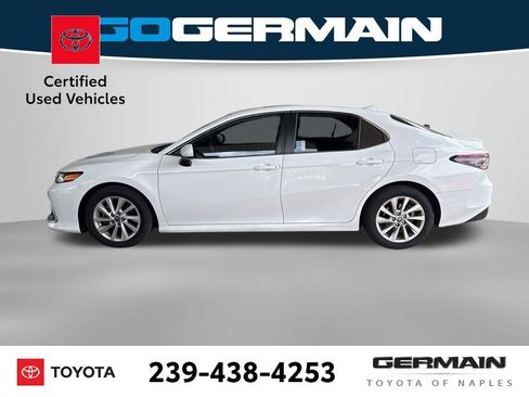 Used 2023 Toyota Camry LE image 3