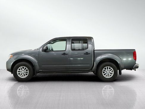 Used 2016 Nissan Frontier SV w/ SV Value Truck Package AWD/4WD image 2