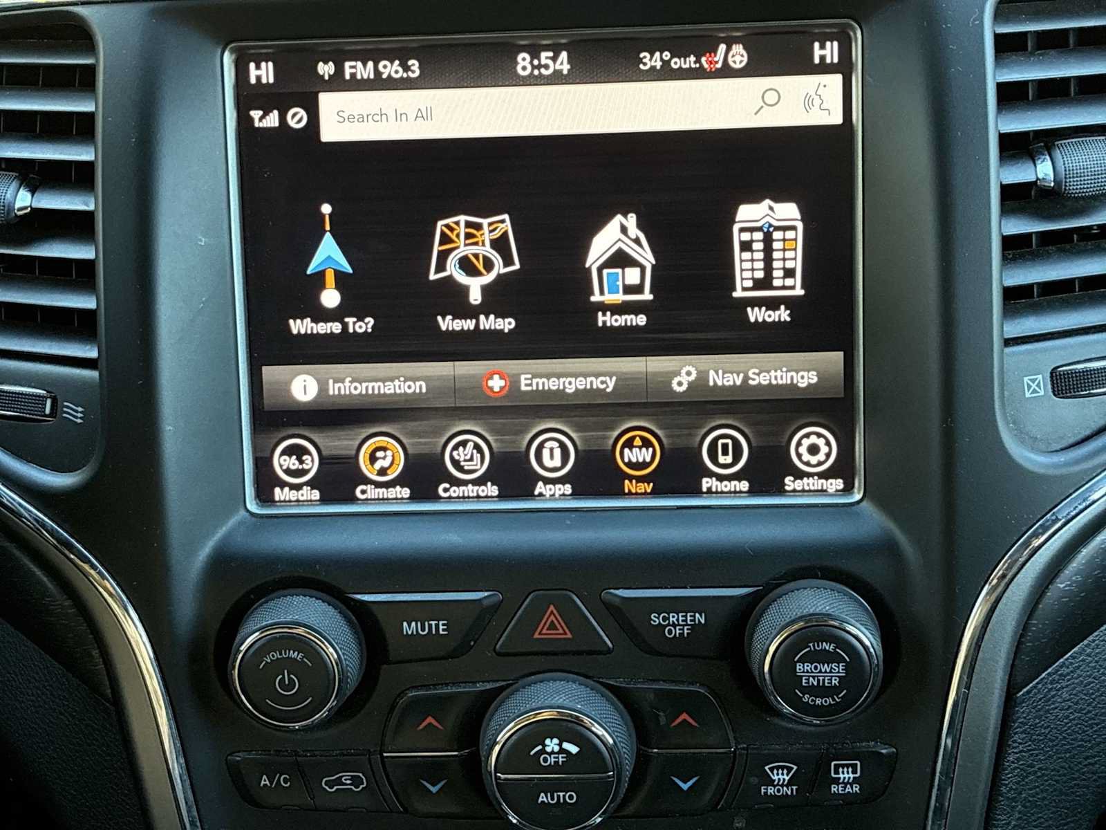 Used 2018 Jeep Grand Cherokee Altitude AWD/4WD image 19
