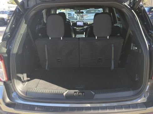 Used 2020 Ford Explorer XLT w/ Class III Trailer Tow Package image 10