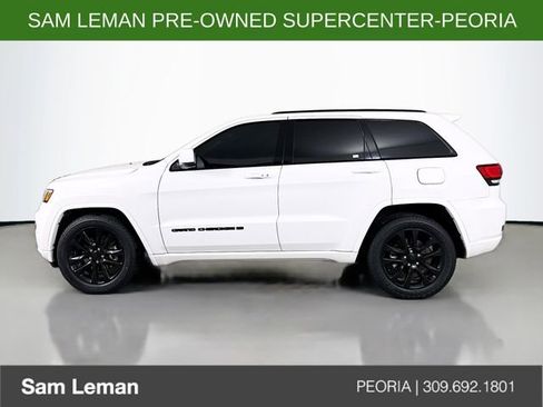 Used 2022 Jeep Grand Cherokee Laredo X image 4