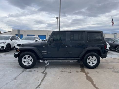 Used 2018 Jeep Wrangler Unlimited Sport S image 4