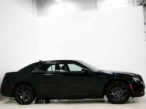 Used 2023 Chrysler 300 S image 5