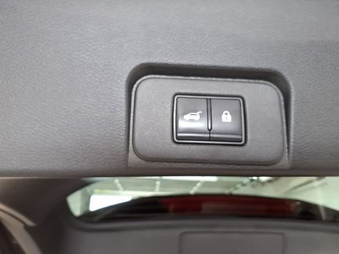 Used 2023 Nissan Rogue SV w/ SV Premium B Package FWD image 23