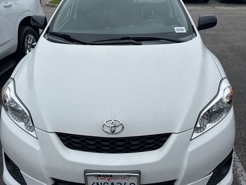 Used 2010 Toyota Matrix image 2