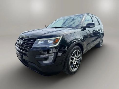 Used 2017 Ford Explorer Sport w/ Equipment Group 401A AWD/4WD image 7