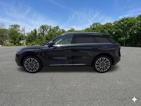 Used 2022 Lincoln Corsair AWD w/ Premium Package image 5