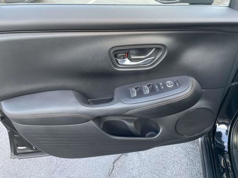 Used 2025 Honda HR-V Sport image 26