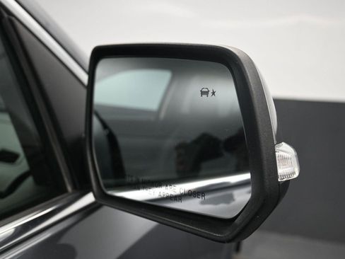 Used 2021 GMC Acadia Denali w/ Denali Ultimate Package image 8