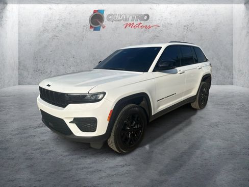 Used 2024 Jeep Grand Cherokee Altitude AWD/4WD image 1