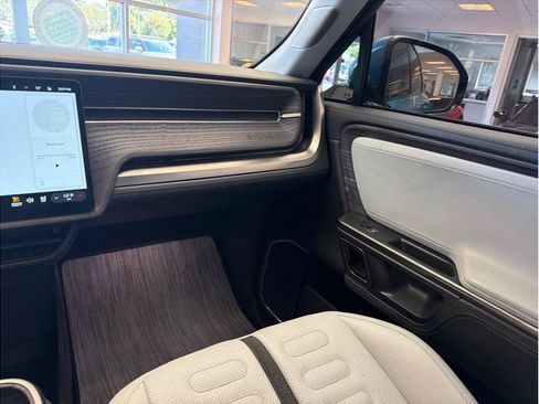 Used 2023 Rivian R1S Launch Edition AWD/4WD image 28