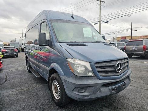 Used 2018 Mercedes-Benz Sprinter 2500 image 4