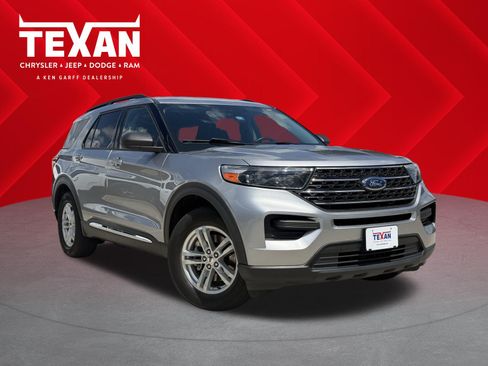 Used 2022 Ford Explorer XLT RWD image 1