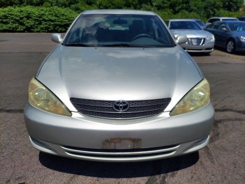 Used 2004 Toyota Camry LE FWD image 2