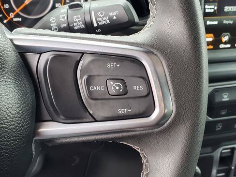 Used 2023 Jeep Wrangler Unlimited Sahara AWD/4WD image 12