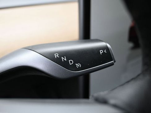 Used 2023 Tesla Model Y Long Range image 20