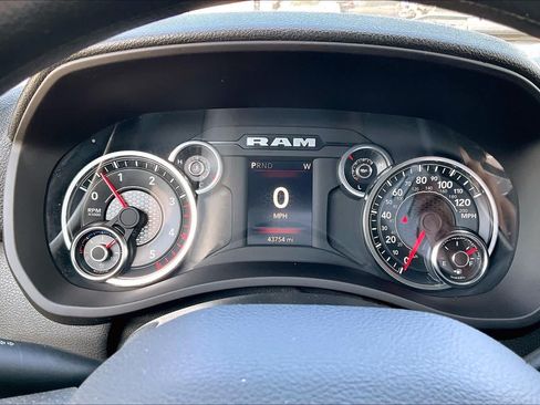 Used 2024 RAM 3500 Tradesman w/ Chrome Appearance Group AWD/4WD image 27