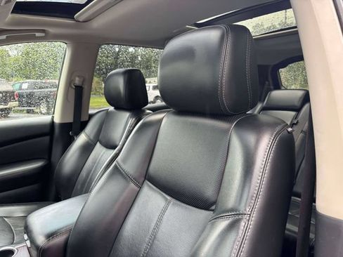 Used 2017 Nissan Pathfinder Platinum w/ Cargo Package AWD/4WD image 6
