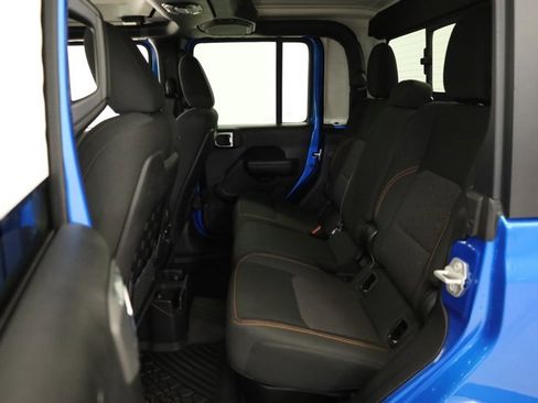 Used 2023 Jeep Gladiator Mojave w/ Cold Weather Group image 38