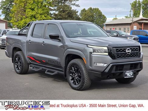 Used 2023 Nissan Frontier SV w/ Midnight Edition Package image 7