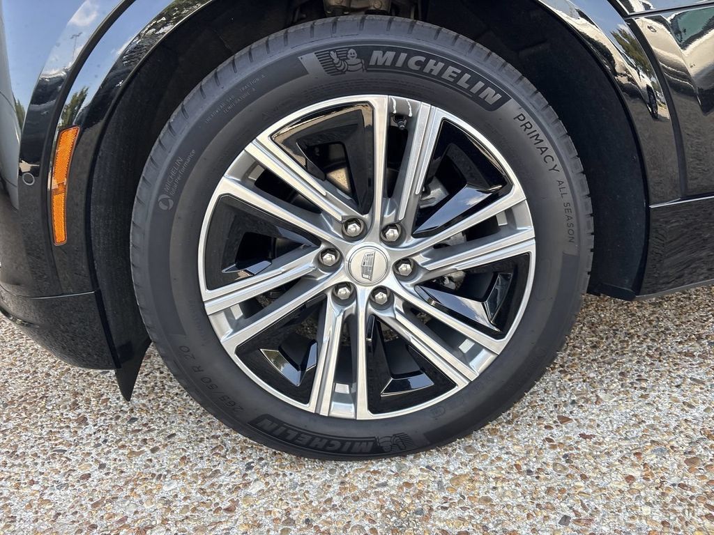 Certified 2024 Cadillac Lyriq Luxury AWD/4WD image 34