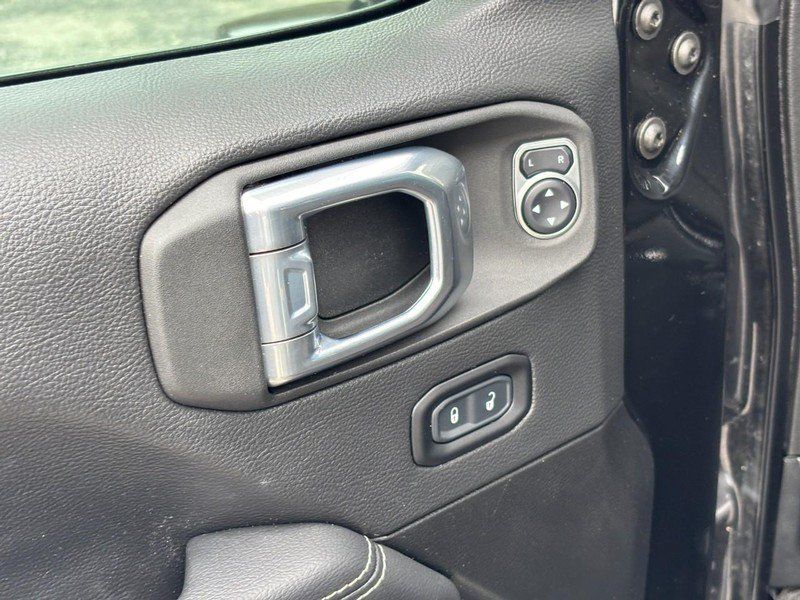 Used 2021 Jeep Wrangler Unlimited Sahara AWD/4WD image 18