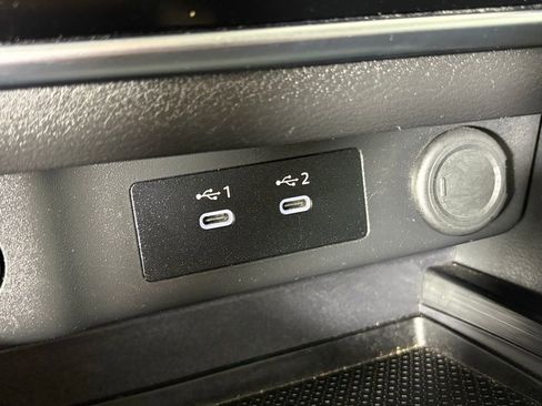 Used 2024 Nissan Rogue S image 28