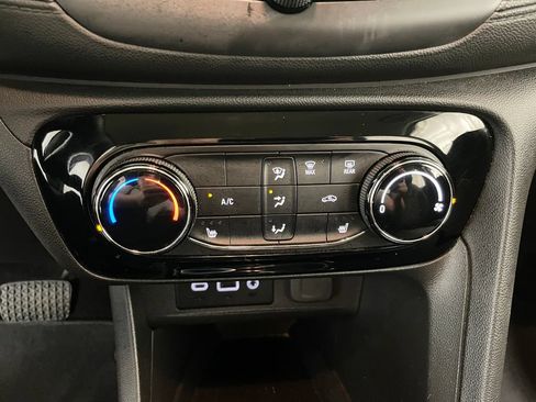 Certified 2023 Buick Encore GX Preferred w/ Cold Weather Comfort Package FWD image 26