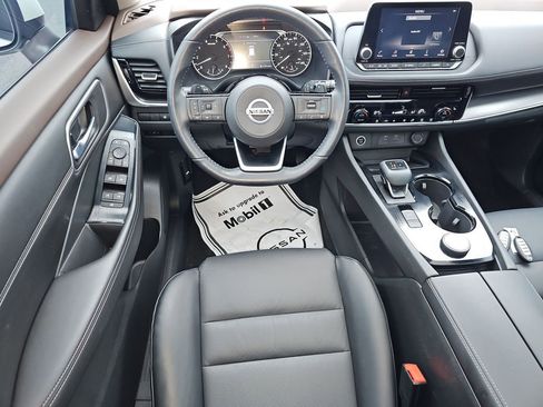 Used 2021 Nissan Rogue SV w/ Premium Package image 32