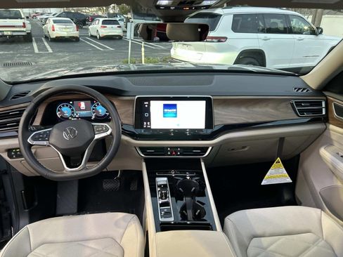 New 2026 Volkswagen Atlas SE FWD image 16