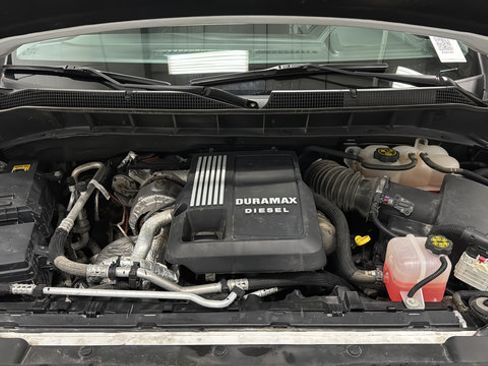 Used 2023 Chevrolet Silverado 1500 LT AWD/4WD image 27