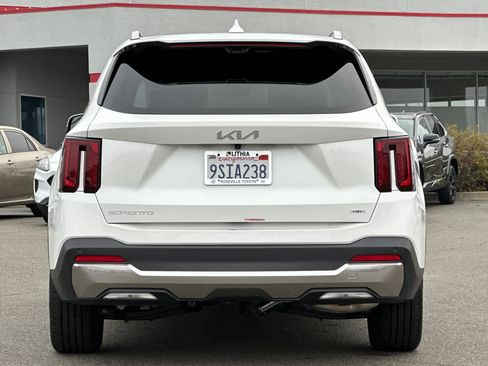 Used 2025 Kia Sorento SX Prestige image 8