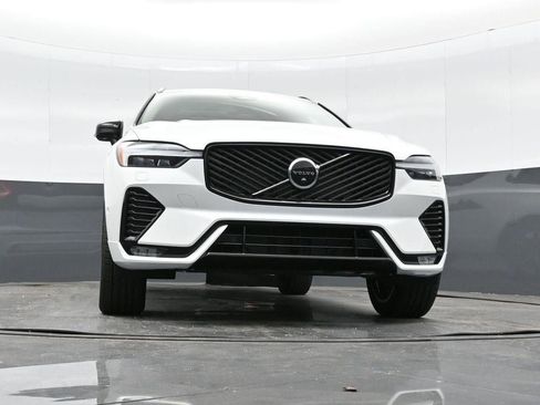 New 2026 Volvo XC60 B5 Plus w/ Protection Package Premier image 25
