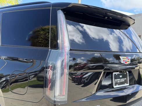 New 2026 Cadillac Escalade Platinum Sport AWD/4WD image 9