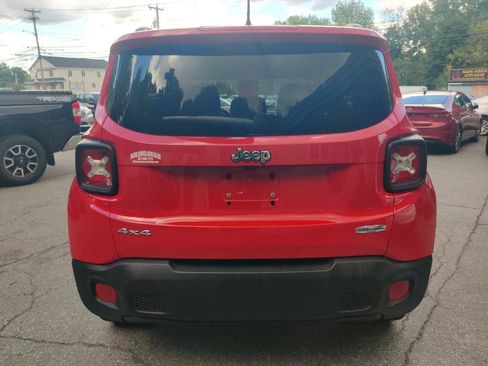 Used 2017 Jeep Renegade Latitude w/ Cold Weather Group AWD/4WD image 5