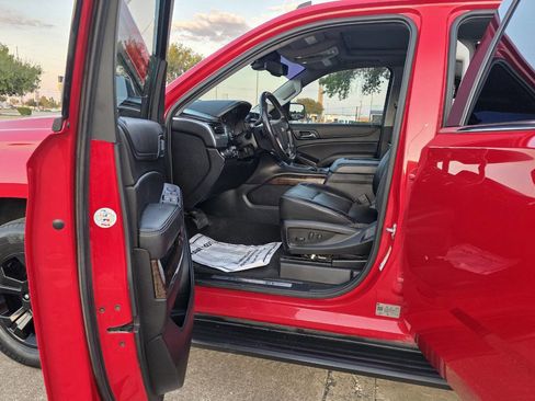 Used 2020 Chevrolet Suburban LT image 10