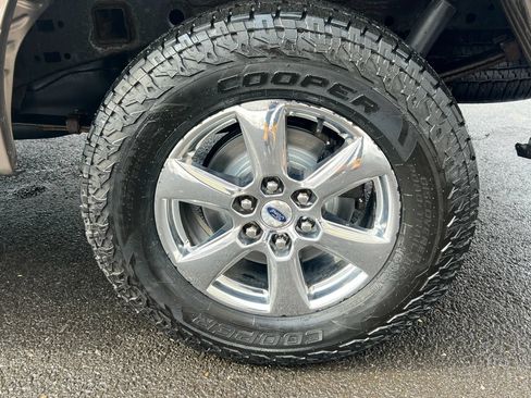 Used 2018 Ford F150 XLT w/ Equipment Group 302A Luxury AWD/4WD image 10